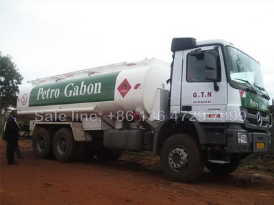 Camions-citernes de BENZ 20 CBM carburant exporter vers GABON pays