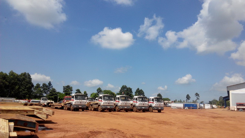 Malysia société commander 10 unités beiben NG80 6 * 4 tracteur et semi-remorque lit bas