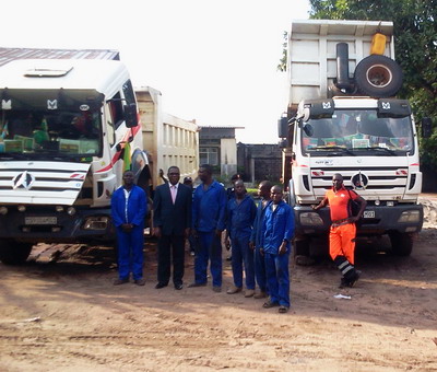 Congo fidèle client donner empression grande Nord camions à benne basculante benz 2534