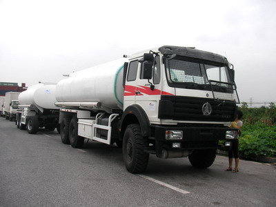 Beiben 6 * 6 camions citerne carburant sont exportation au CONGO, Pointe-Noire 