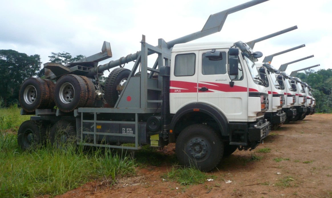 10 unités beiben 6 * 6 en bois transport camion exportation au port de Pointe-Noire, CONGO 