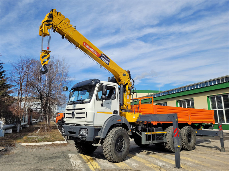 Beiben service truck boom crane