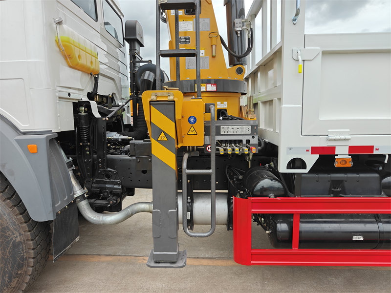 Beiben utility truck mounted crane