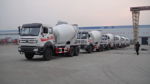 camion de mélangeur concret beiben 2534K 8 unités en stock pour l'exportation 