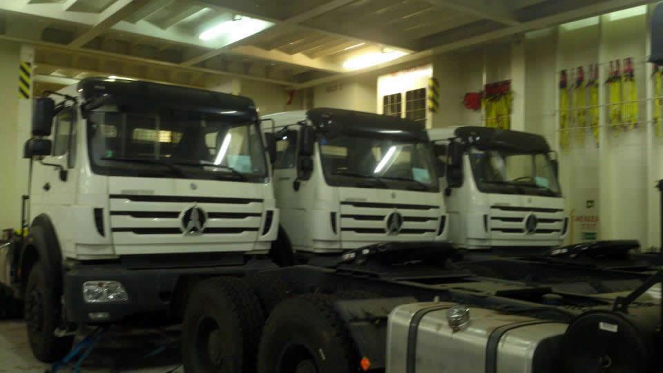 20 unités beiben 2642 tracteur camions sont expédiées vers l'Algérie sous le pont du navire RORO 